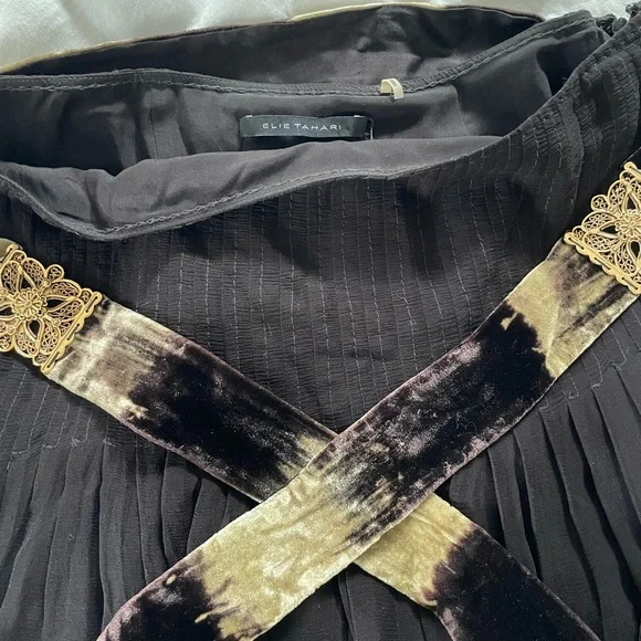 Ellie Tahari silk skirt with belt - Picture 8 of 8